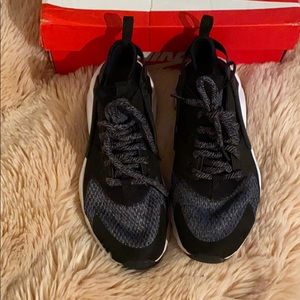 Nike huarache sneakers